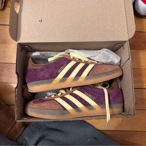 ADIDAS GAZELLE INDOOR Maroon, Almost Yellow & Preloved Brown